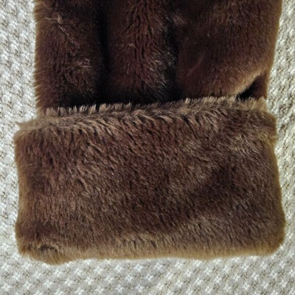 A Borg Fabric Tiffany Loungewear 70's Chocolate Brown Thick Fluffy Belted Robe - Picture 4 of 15